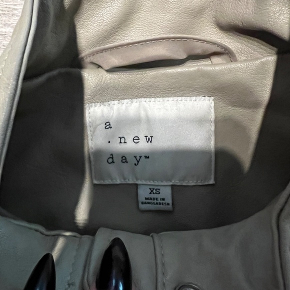 A New Day tan pleather jacket - Picture 4 of 9